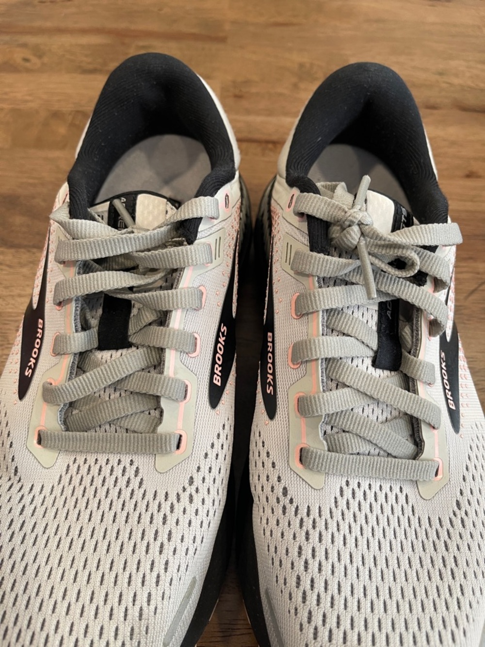 Brooks White Running Shoes with Black and Pink Accents - Picture 4 of 6